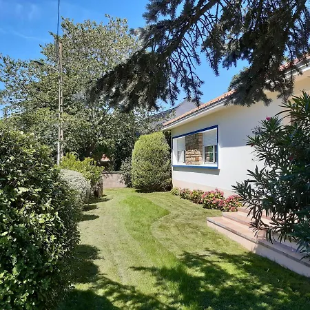 Semesterbostad Maison Familiale Renovee, 15 Km De La Mer, Jardin Clos Avec Terrasse Et Ping-pong, Centre Bourg - Fr-1-306-894 *